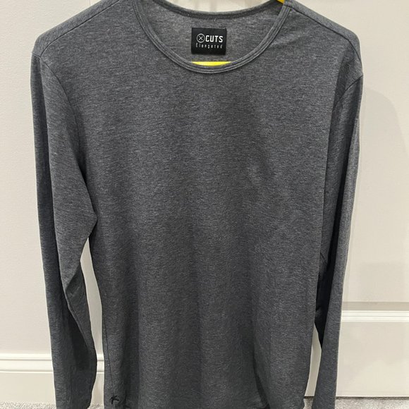 Cuts Clothing Other - Cuts Clothing Long Sleeve Tee sz L Grey T-Shirt Crew